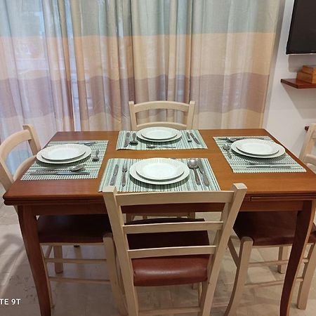 Lena Apt ريثيمنو المظهر الخارجي الصورة