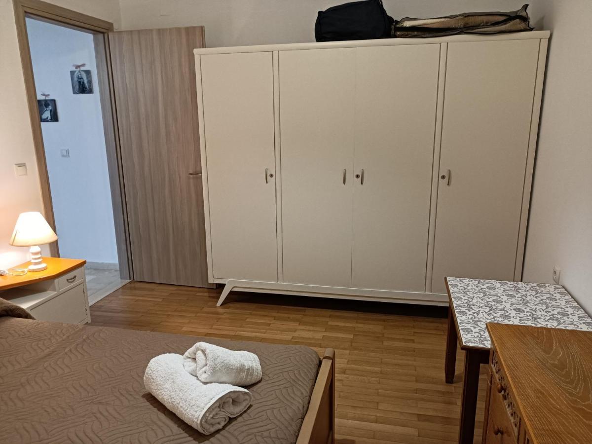 Lena Apt ريثيمنو المظهر الخارجي الصورة