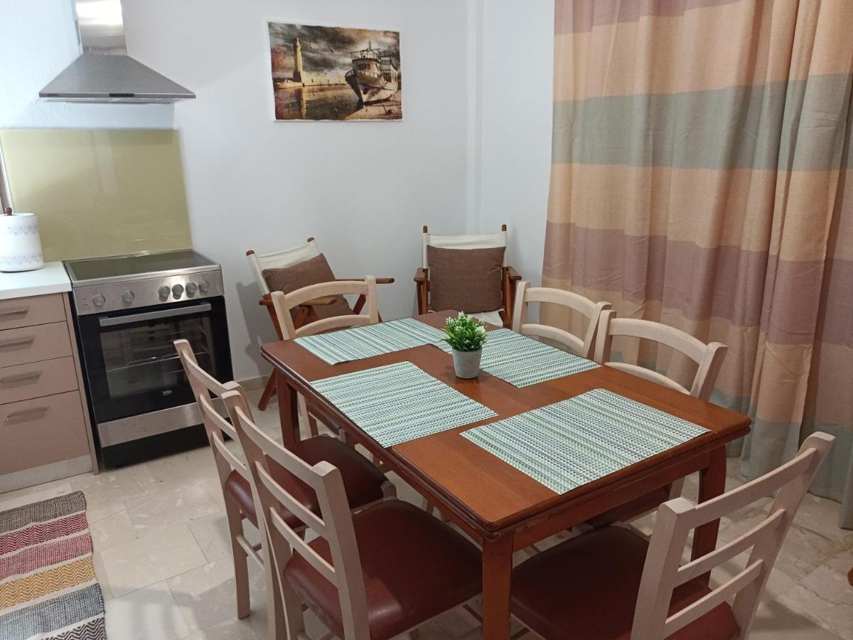 Lena Apt ريثيمنو المظهر الخارجي الصورة