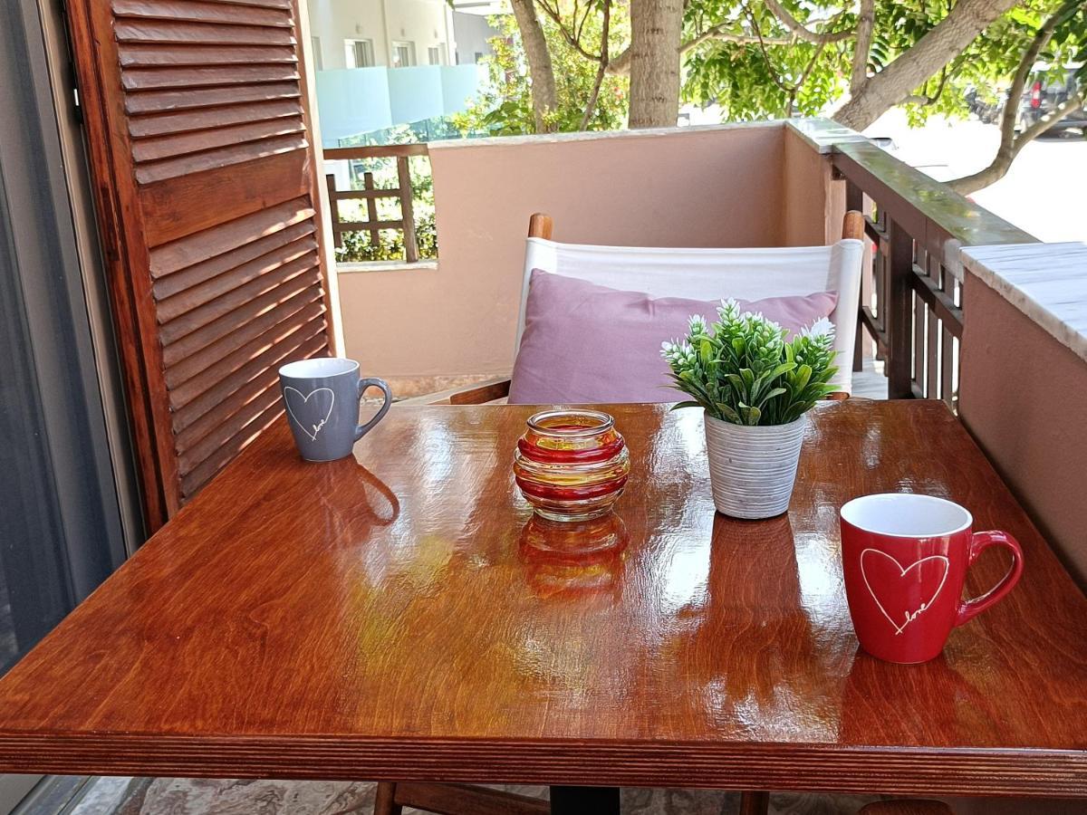 Lena Apt ريثيمنو المظهر الخارجي الصورة