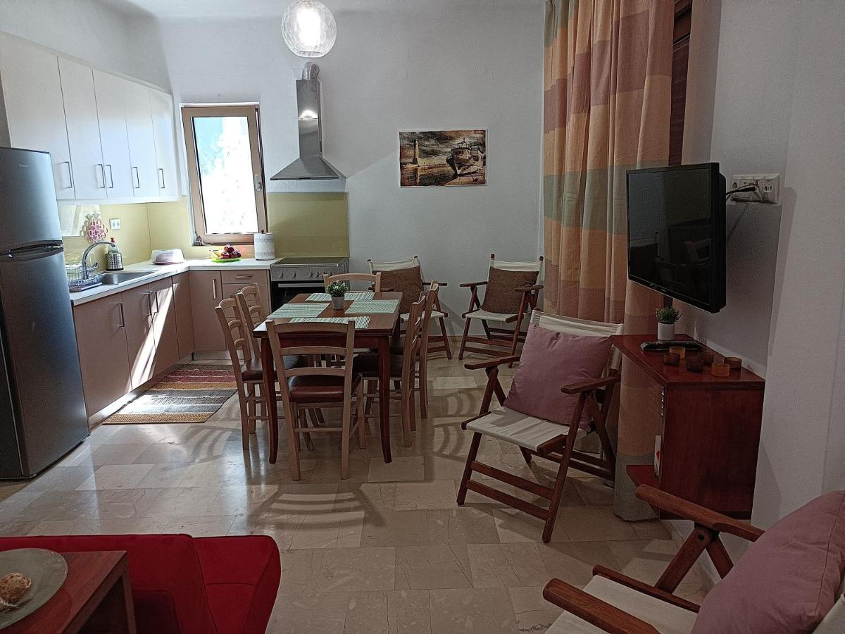 Lena Apt ريثيمنو المظهر الخارجي الصورة